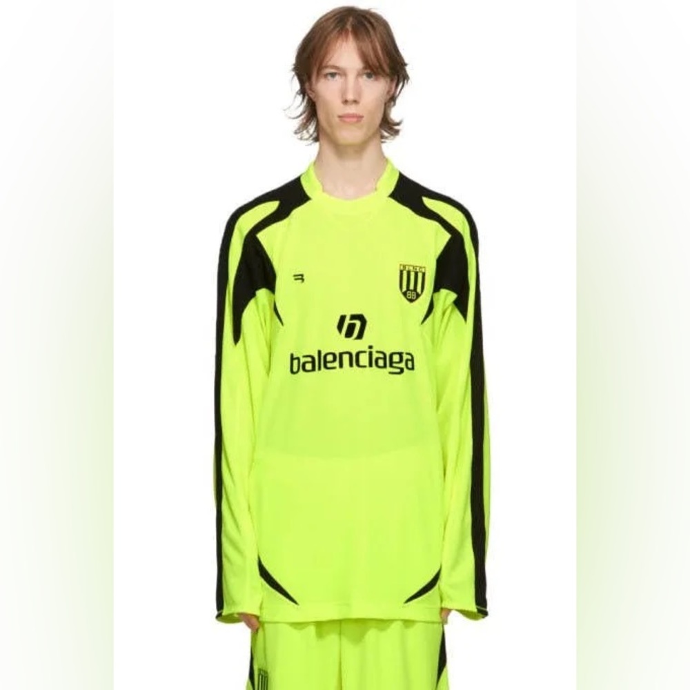 BALENCIAGA
Long-Sleeve Soccer T-Shirt